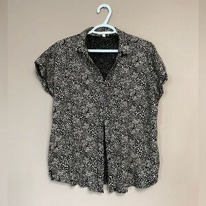 ‼️2 FOR $20‼️ Garcia patterned button down shirt